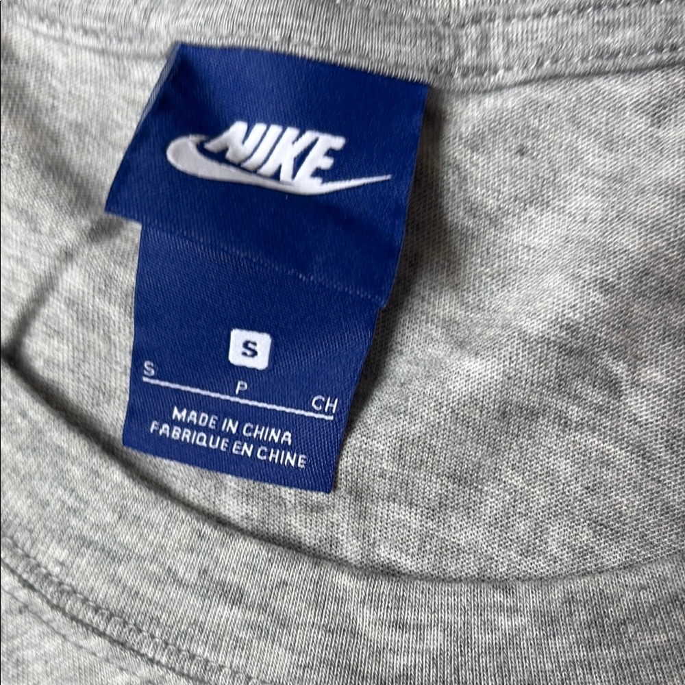 Nike Women’s Tank Tops - Gray/white and Black/pink - Picture 5 of 11